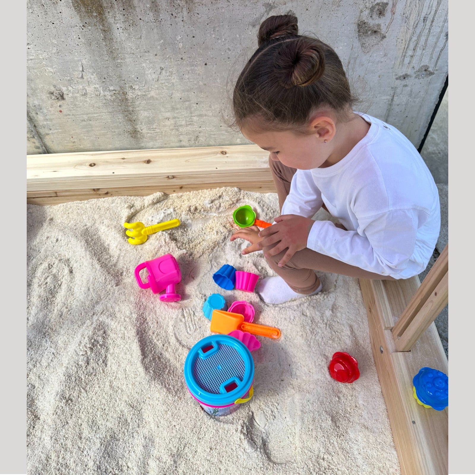 detksi-pyasachnik-ginger-home-reguliruem-pokriv-uv-zashtita-117x117x113-darven-igra-na-otkrito-C766-14 Детски Пясъчник GINGER HOME с Регулируем Покрив с UV Защита, 117x117x113 см, Дървен – Идеален за Игра на Открито - Image 20