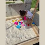 Детски Пясъчник GINGER HOME с Регулируем Покрив с UV Защита, 117x117x113 см, Дървен – Идеален за Игра на Открито - Image 21