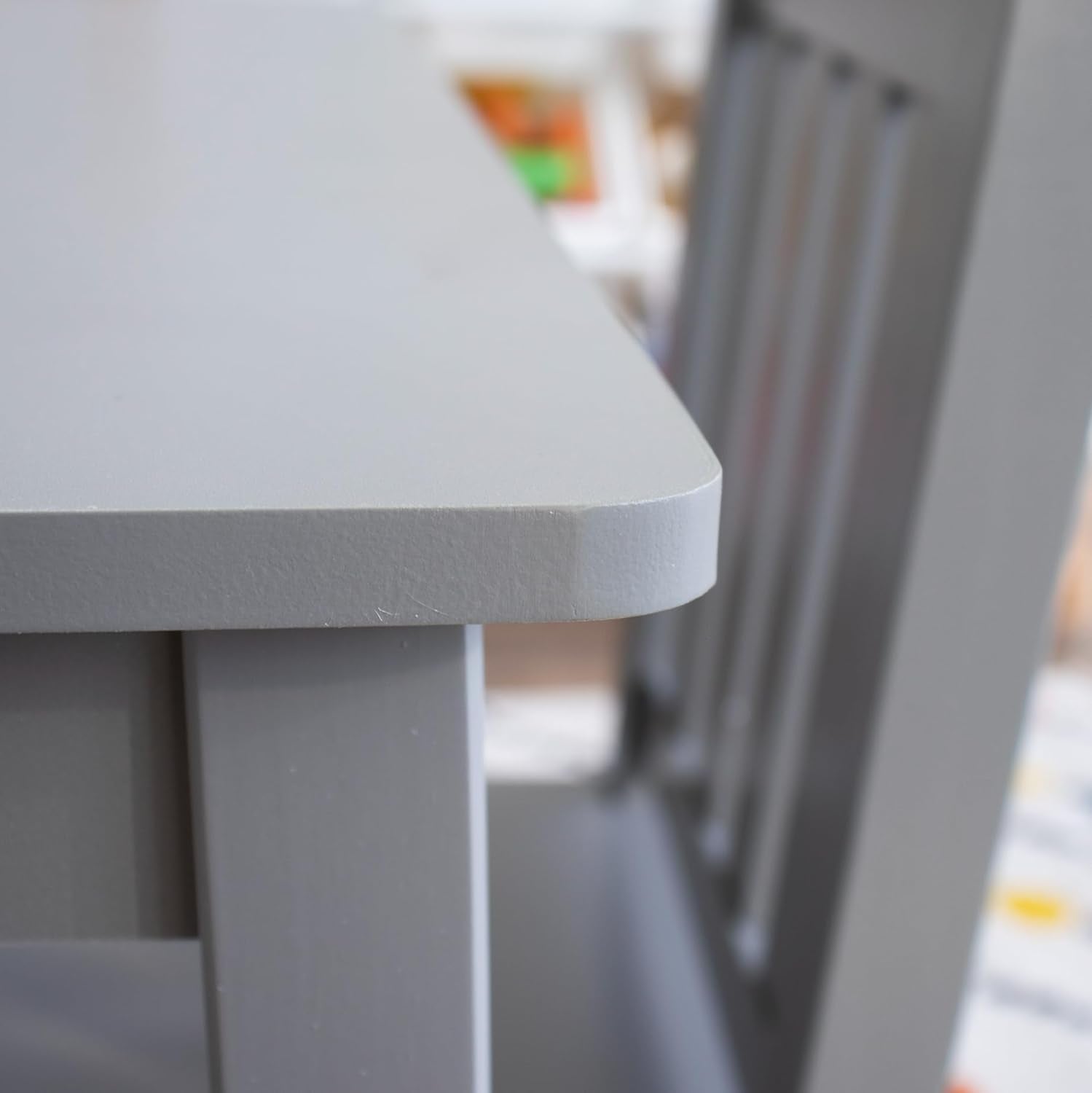 detska-masa-sas-stolcheta-komplekt-ot-darvo-za-uchene-_risuvane-igra-i-hranene-za-detska-staya-siv-TF6644-16 Детска Маса със Столчета, Комплект от Дърво, за Учене, Рисуване, Игра и Хранене, за Детска Стая, Сив - Image 16