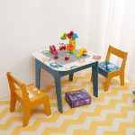 Детска Маса с 2 Столчета, Двустранна, за Рисуване и за Редене на Конструктори тип LEGO - Image 11