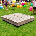 Голям Детски Пясъчник с Пейки и Сгъваем Капак GINGER HOME 157x157x21см, Дървен - Image 10