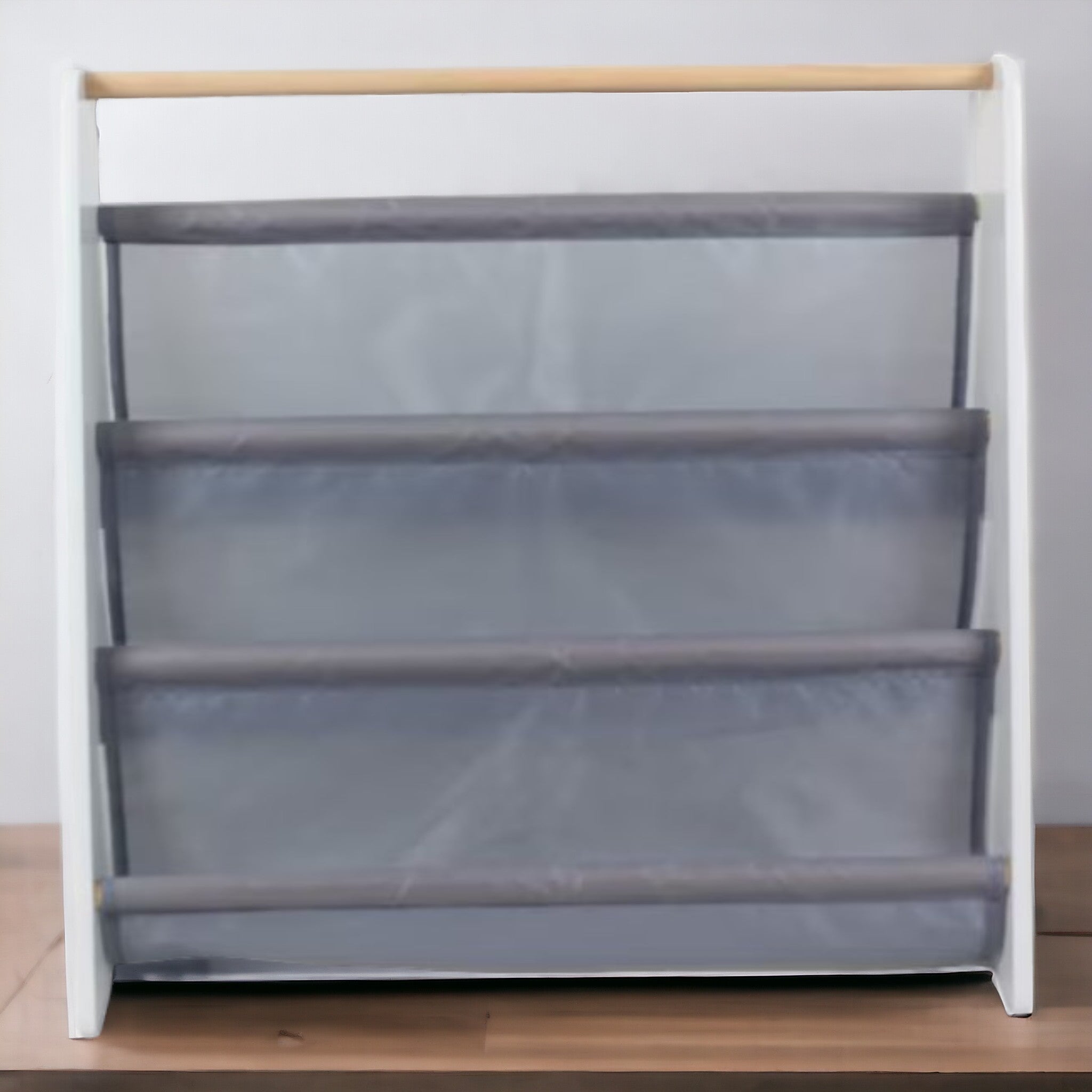 prenosima-detska-etazherka-za-knigi-ginger-home-obzavezhdane-za-detska-staya-byalo-sivo-TF6932-11 Преносима Детска Етажерка за Книги GINGER HOME, Обзавеждане за Детска Стая, Бяло, Сиво - Image 13