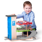 Дървен гараж с асансьор и колички - Image 5