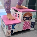 Детско Столче GINGER HOME, Дървено Стъпало на 2 Нива, Стълба за Детска Стая, розово, SUPER GIRL - Image 6