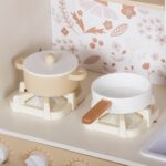 Детска Дървена Кухня GINGER HOME – Винтидж Модел с Електронни Котлони, Светлини, Звуци и Мивка с Течаща Вода, 91×31×90 см - Image 7