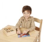 Melissa & Doug - Четири дървени пъзела в кутия - Динозаври - Image 9