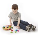 Melissa & Doug - Дървен часовник сортер - Цветове и форми - Image 5