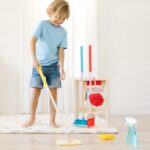 Melissa & Doug - Детски дървен комплект за почистване - Image 4