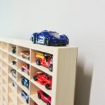 Дървен рафт за съхранение на колички и играчки - 54 отделения - Kruzzel - Image 8