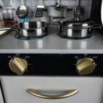 Модерна дървена кухня за игра със звуци, светлина и аксесоари - черна - Kruzzel - Image 5